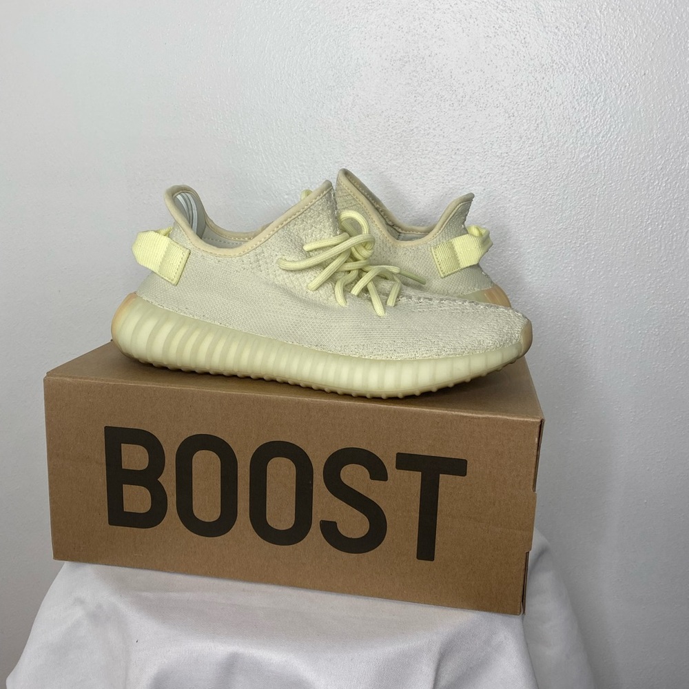 Yeezy Boost 350 V2 - Picture 2 of 11